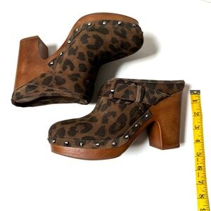 Cheetah print platform clog